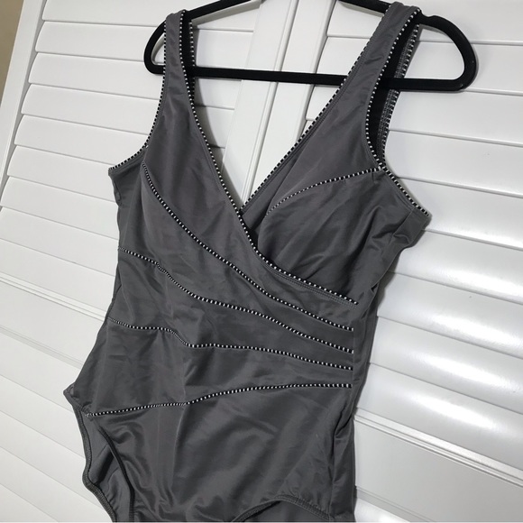 Miraclesuit Horizon One Piece Slimming Swimsuit Tummy Control Size 10 DD - Picture 4 of 8